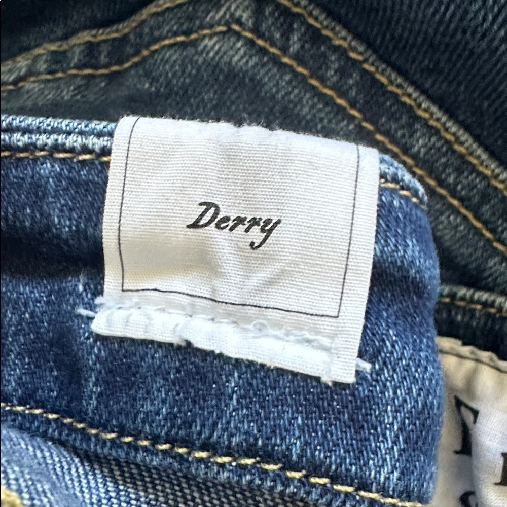 Frank & Eileen Derry Signature Slim Straight
Jeans - Picture 5 of 12